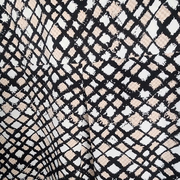 Womens dress blouse with pattern - Picture 3 of 6